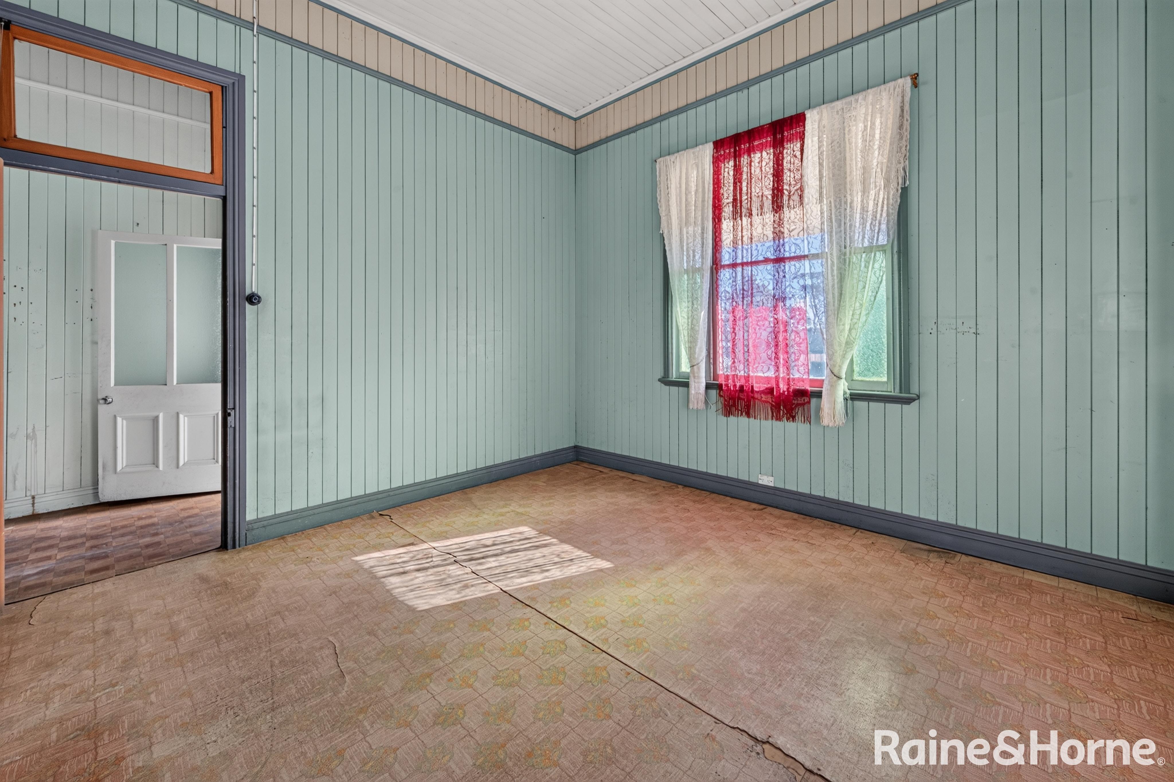 4-bedroom house at 64 Wood Street, Warwick, QLD 4370, Southern Downs, Queensland
