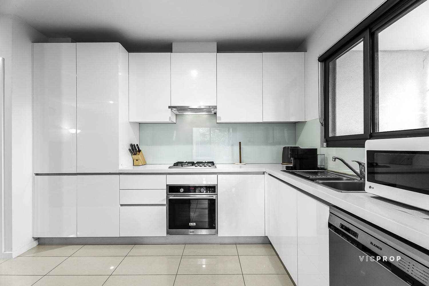 UNIT 216 14 REYNOLDS AVENUE, Ringwood VIC 3134 - Image 4