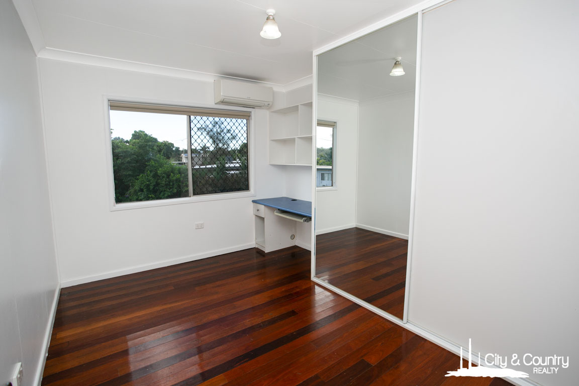 12 BANKS CRESCENT, Sunset QLD 4825 - Image 10