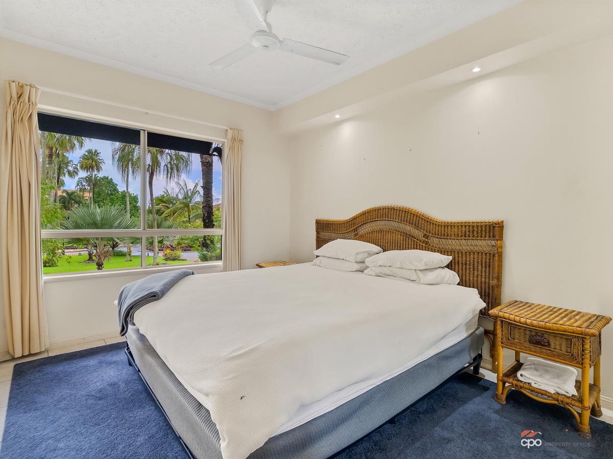 808/2-10 Greenslopes Street, Cairns North, QLD 4870 - Image 10
