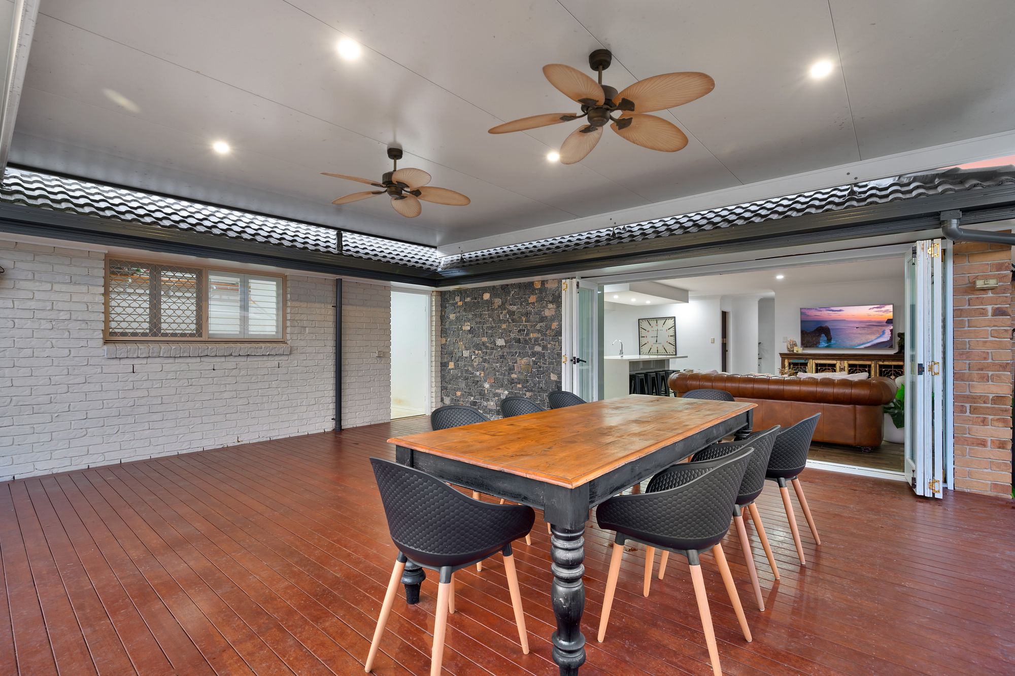 5-bedroom house at 98 Bannockburn Crescent, Parkinson, QLD 4115, , Queensland