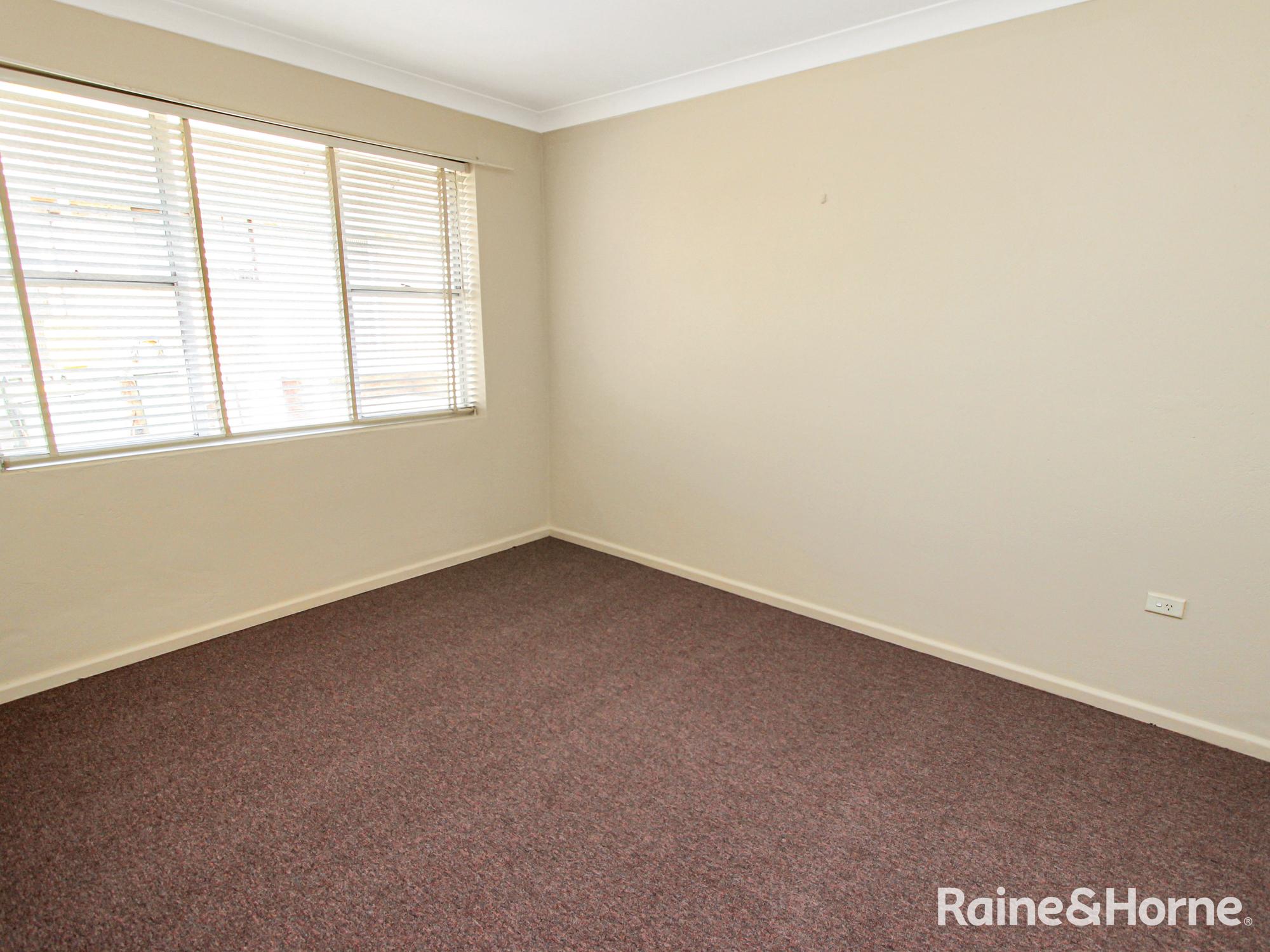 16-bedroom unit at 1-6/339 Howick Street, Bathurst, NSW 2795, Bathurst, New South Wales