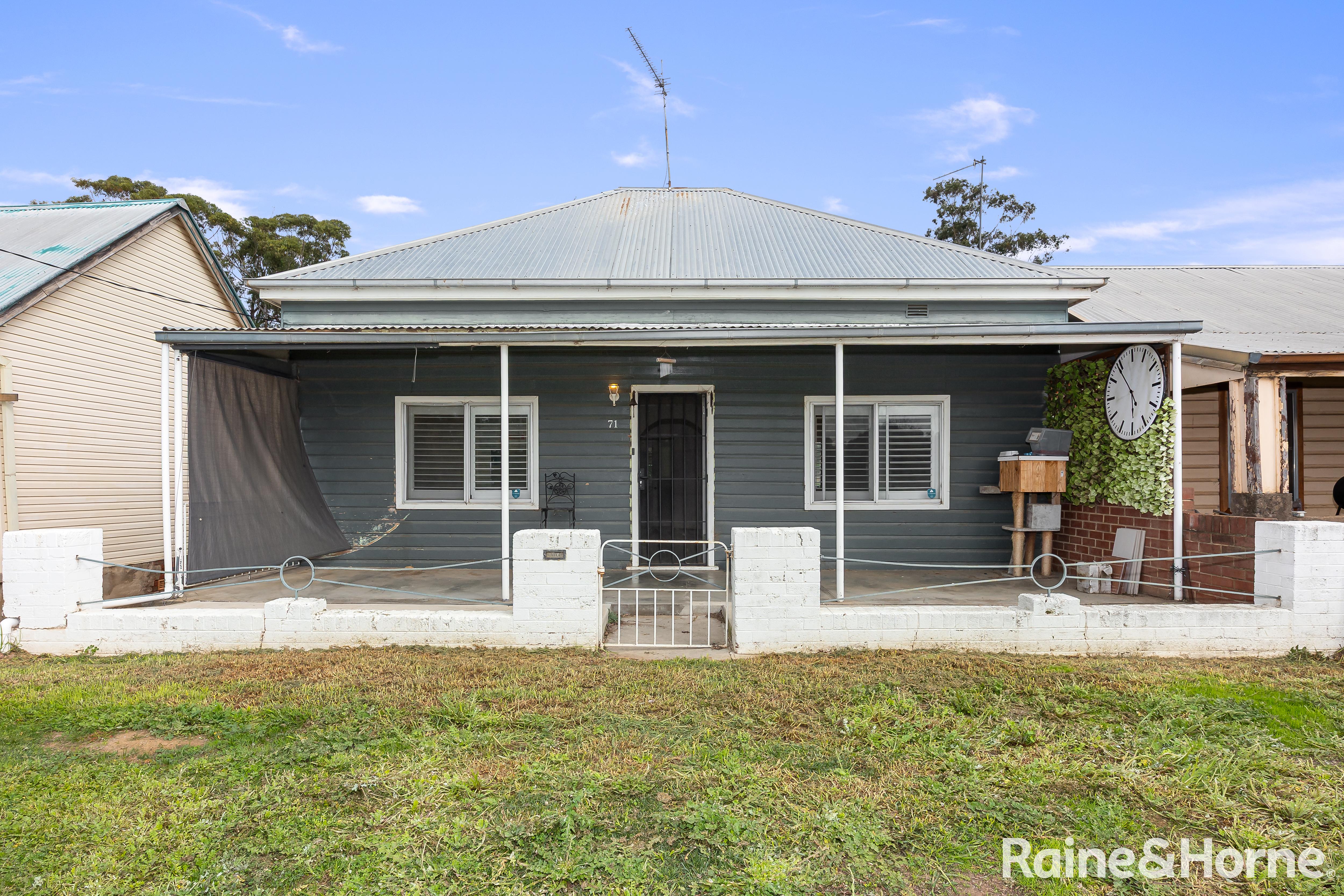 71 Junction Street, Junee, NSW 2663 - Image 1