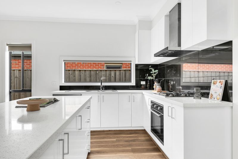 110 Stonehill Drive, Maddingley, VIC 3340 - Image 6