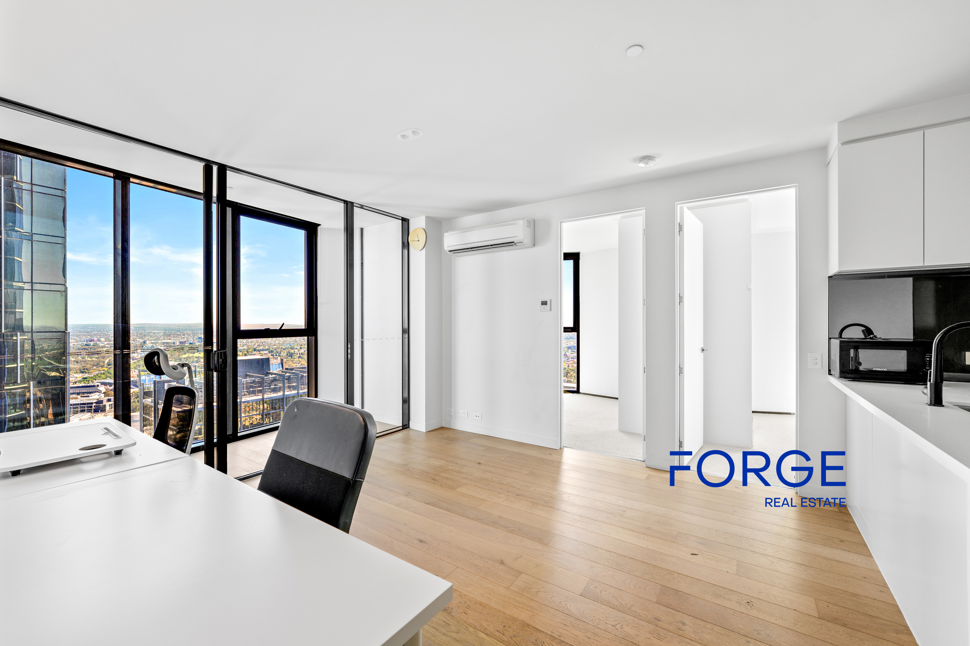 6002/442 Elizabeth Street, Melbourne, Vic, 3000 - Image 2