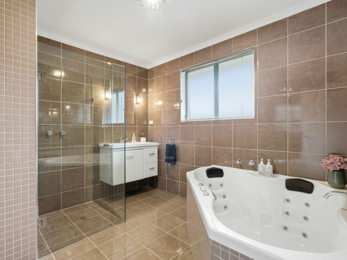 5-bedroom house at 24 Corlacus Drive, Kingston, TAS 7050, Kingborough, Tasmania