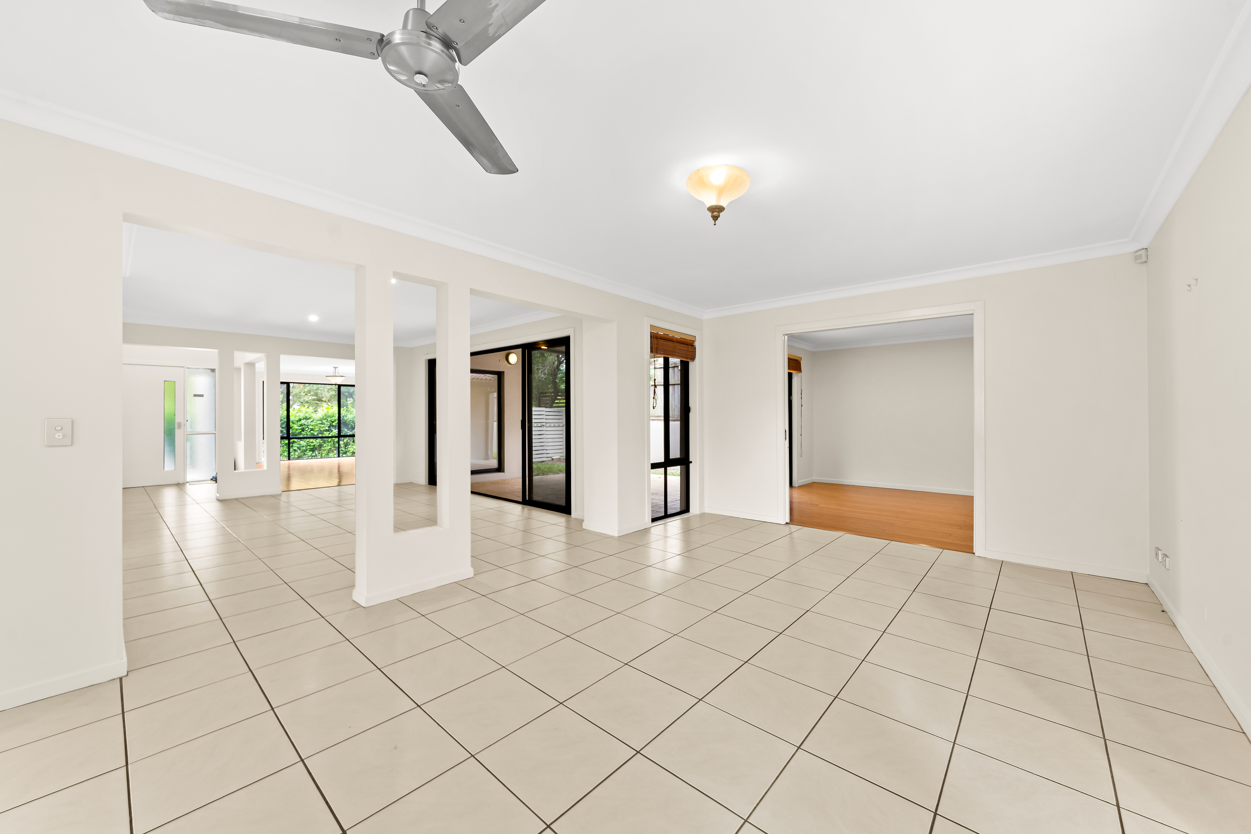 5-bedroom house at 129 Didbrook Street, Robertson, QLD 4109, Brisbane, Queensland
