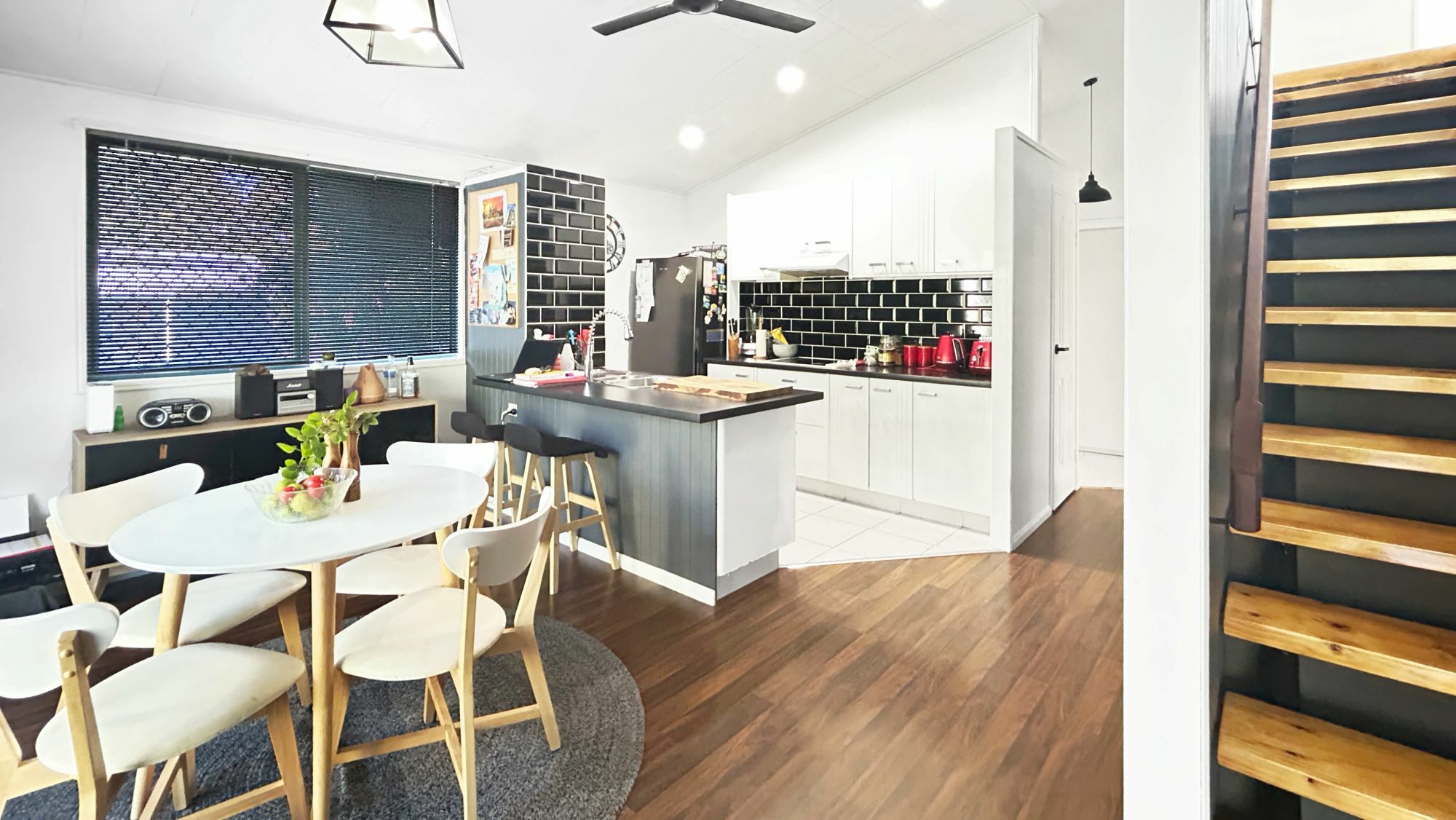 25 Eastern Road, Macleay Island, QLD 4184 - Image 9