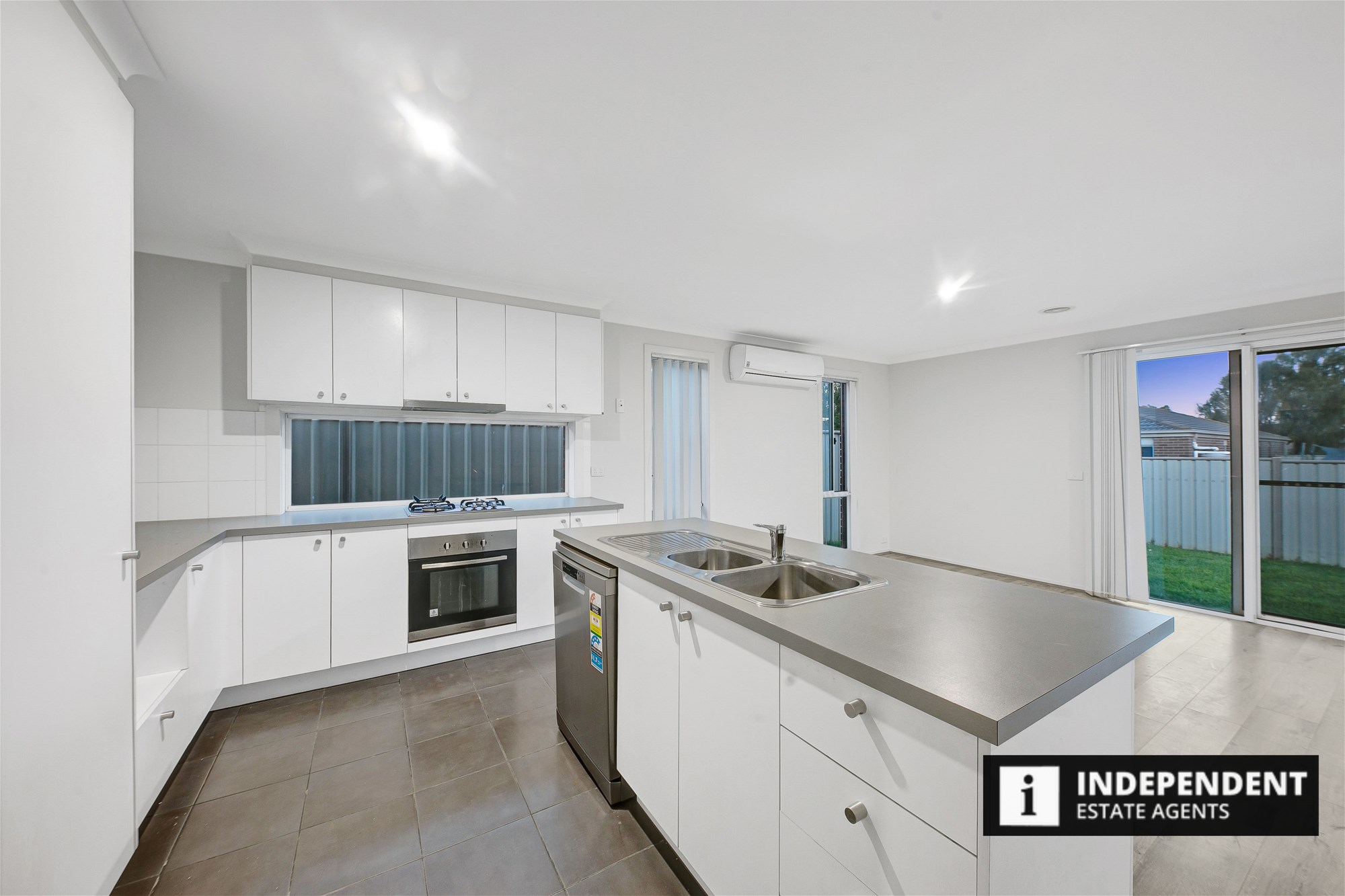 286 Clarkes Road, Brookfield, VIC 3338 - Image 7