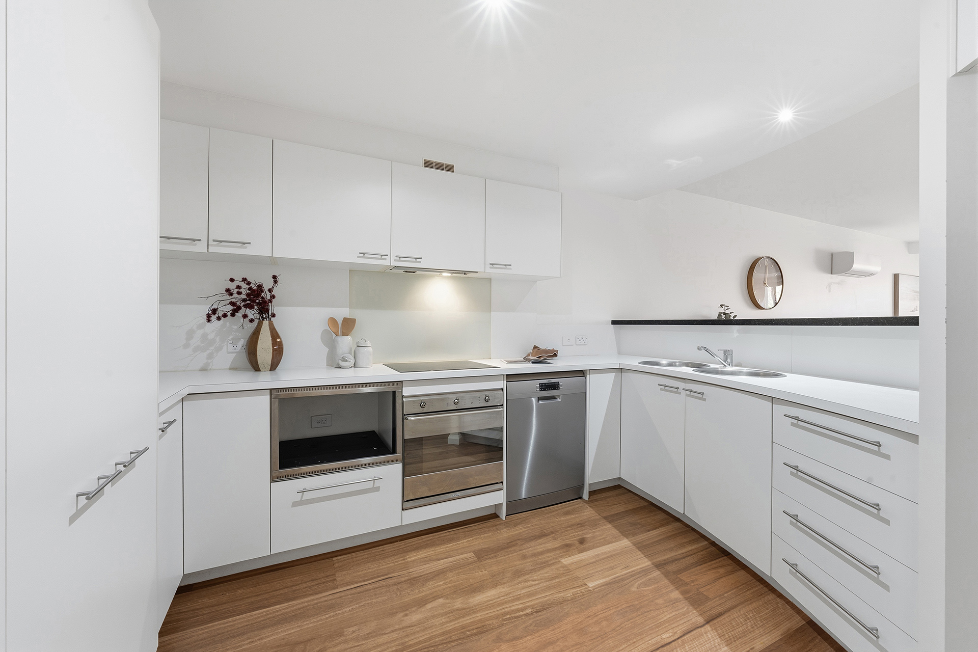 3-bedroom unit at UNIT 10 GLENDALE 2 ELDRIDGE CRESCENT, Garran ACT 2605, Unincorporated Act, Australian Capital Territory
