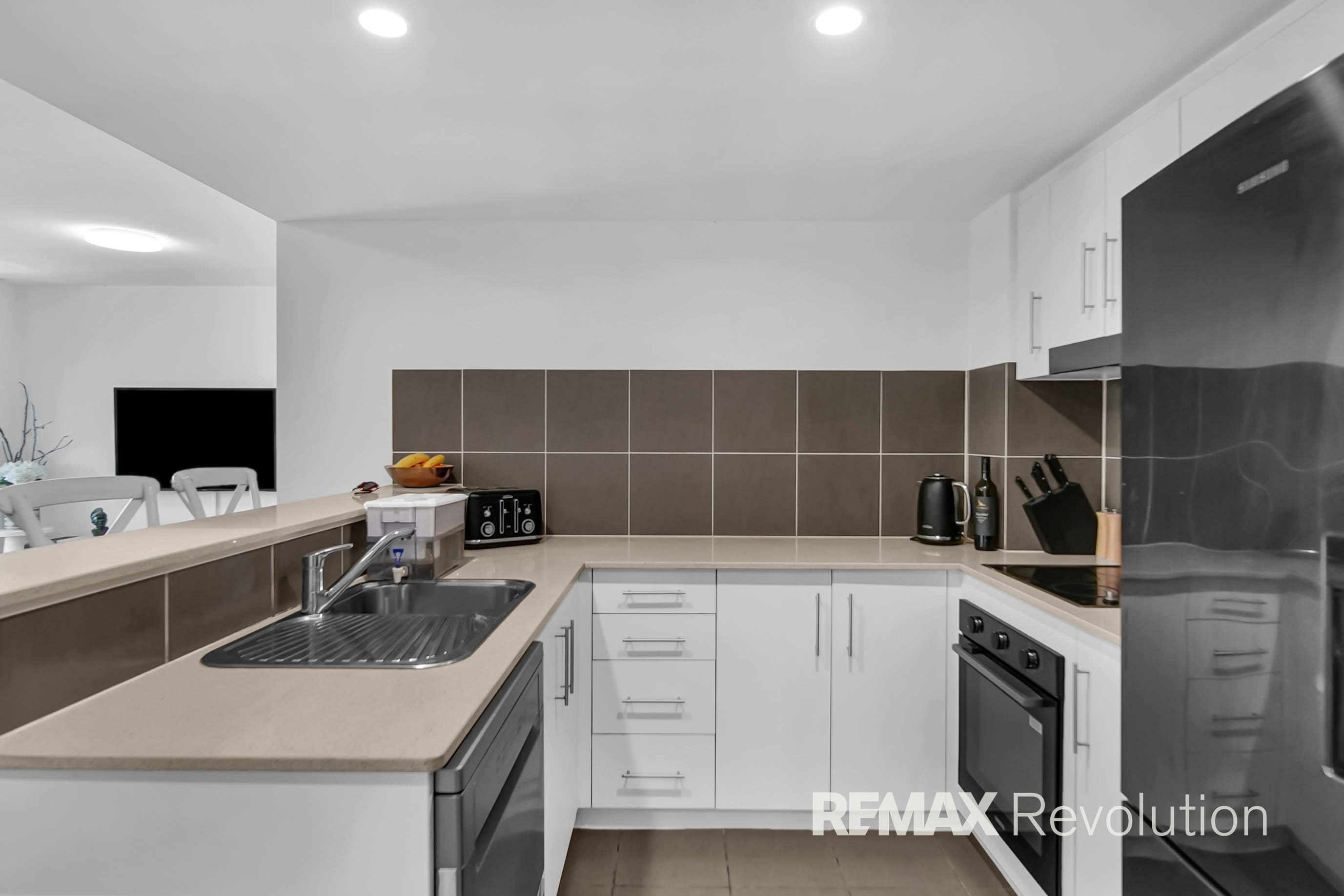 1006 1 OCEAN STREET, BURLEIGH HEADS QLD 4220 - Image 5