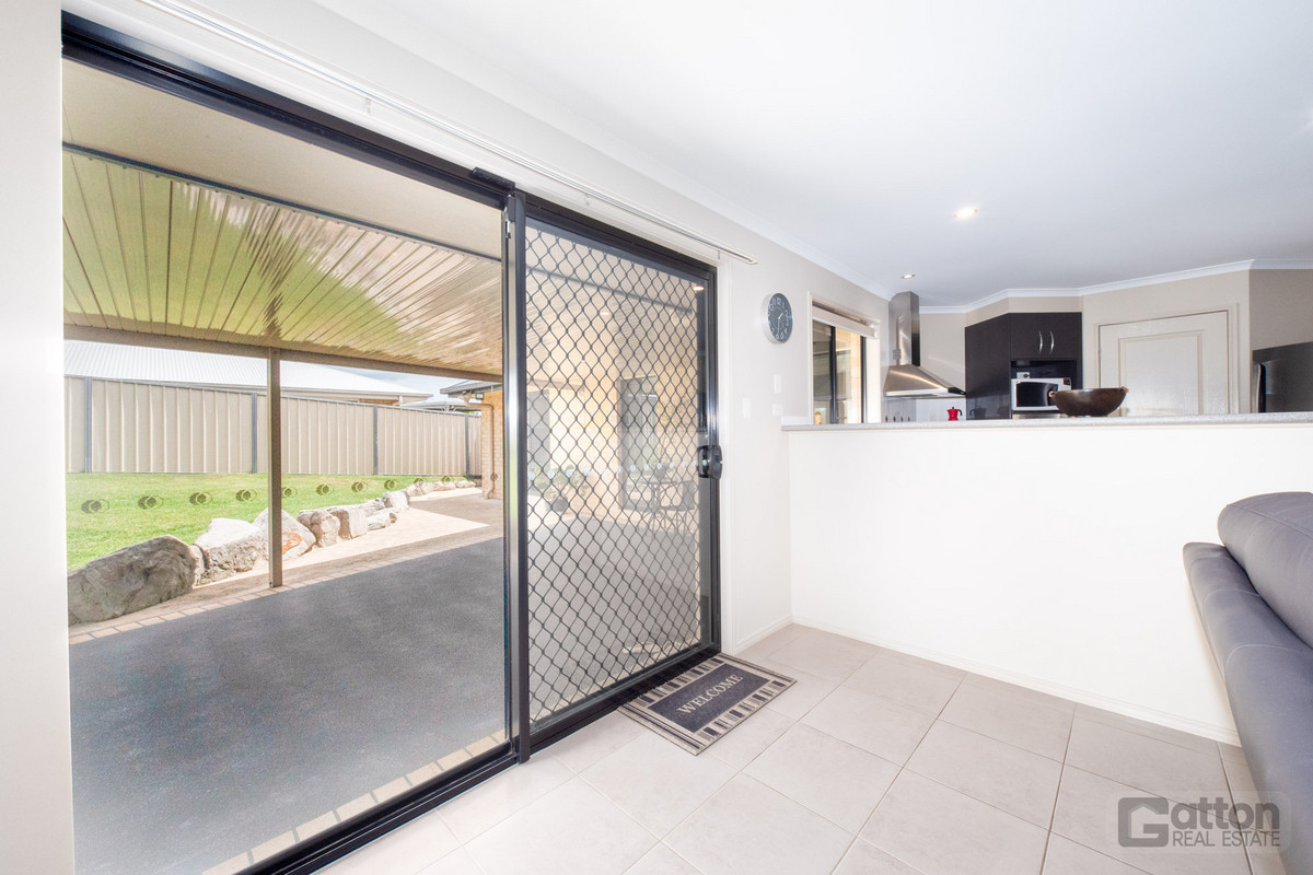 5-bedroom house at 56 Highview Avenue, Gatton, QLD 4343, Lockyer Valley, Queensland