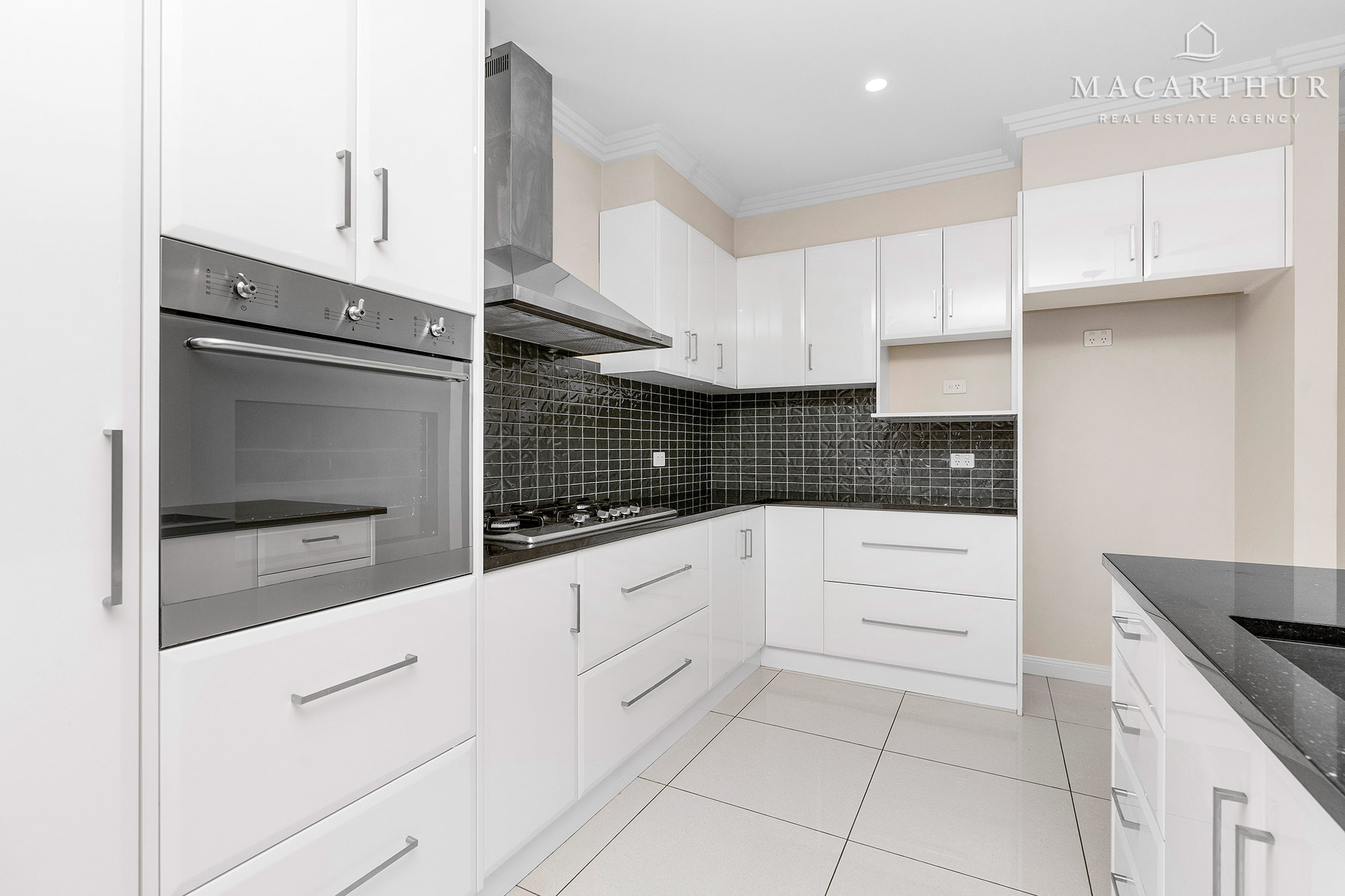 17 BRINDABELLA DRIVE, Tatton NSW 2650 - Image 5