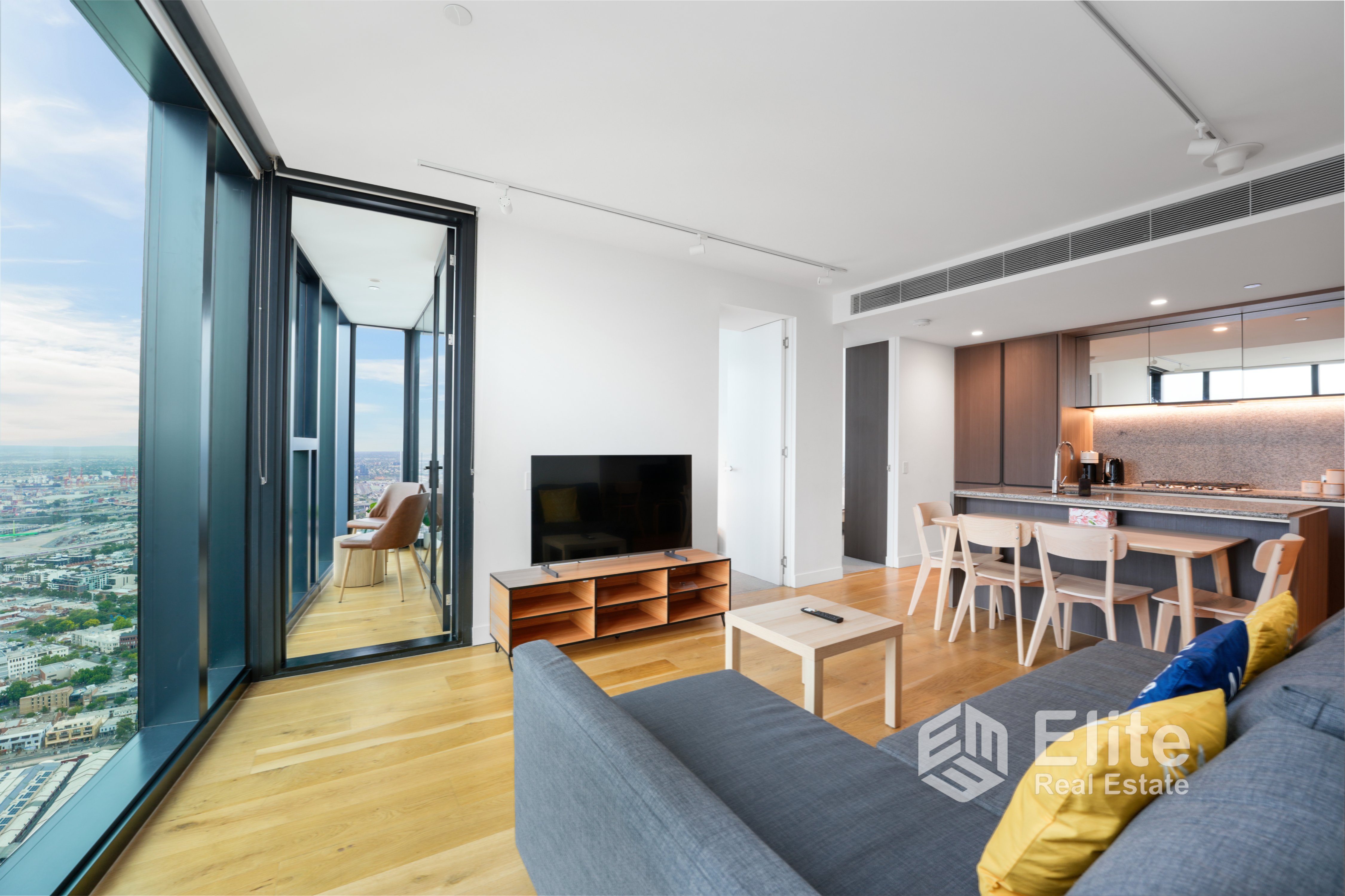 6706/160 Victoria Street, Carlton, Vic, 3053 - Image 2