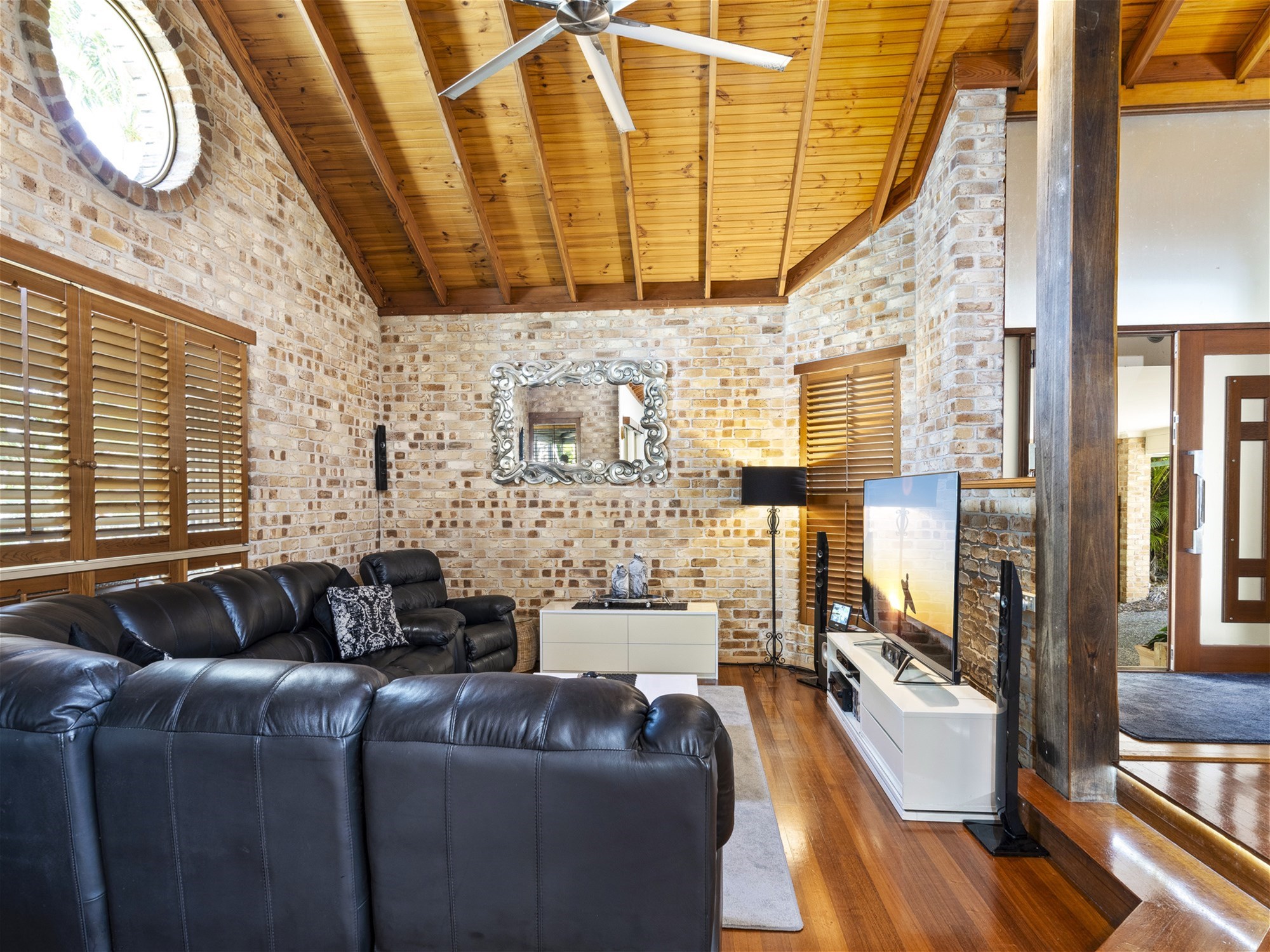 1 Hannaford Place, Helensvale, QLD 4212 - Image 2