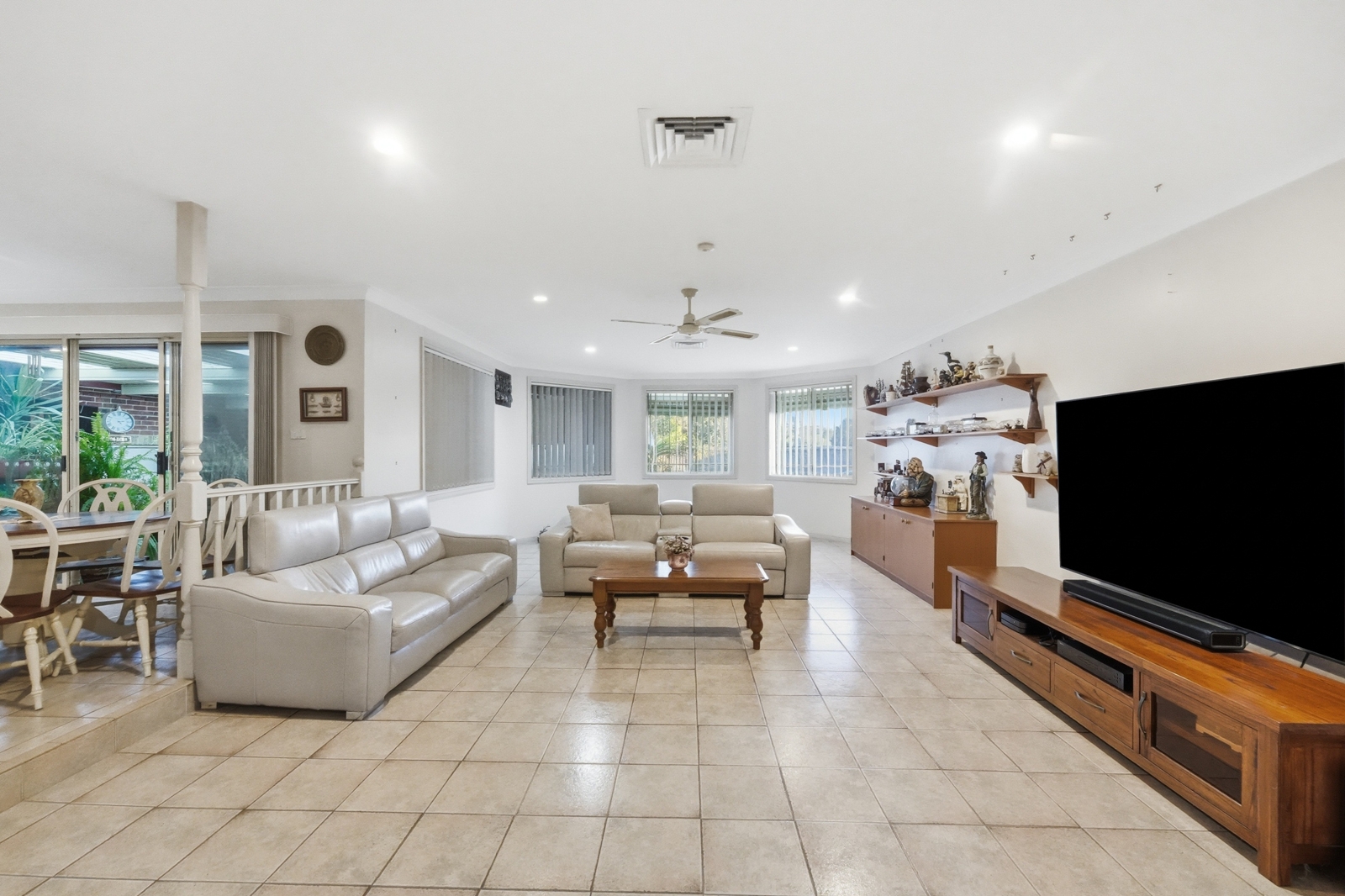 100 MOUNT ANNAN DRIVE, Mount Annan NSW 2567 - Image 9