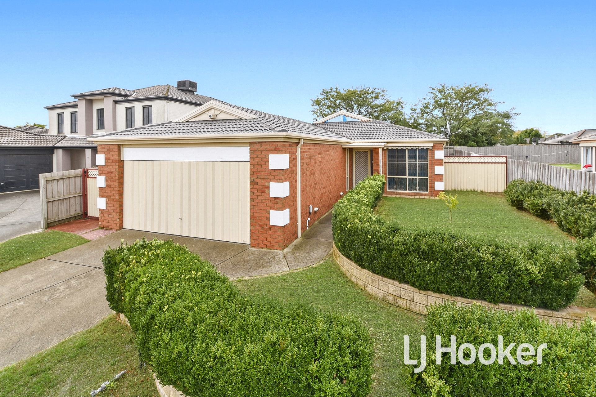 8 LIGHTHORSE CRESCENT, Narre Warren South VIC 3805 - Image 1
