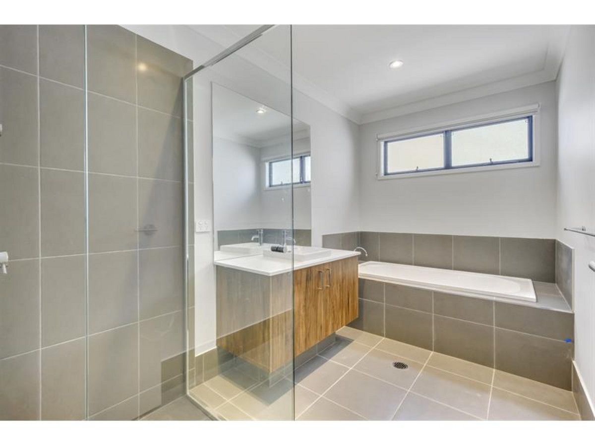 48 SOLAR CIRCUIT, Spring Mountain QLD 4300 - Image 9