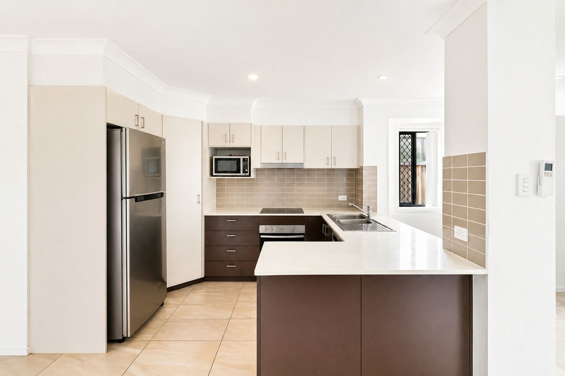 30 28 SEAN STREET, BOONDALL QLD 4034 - Image 3