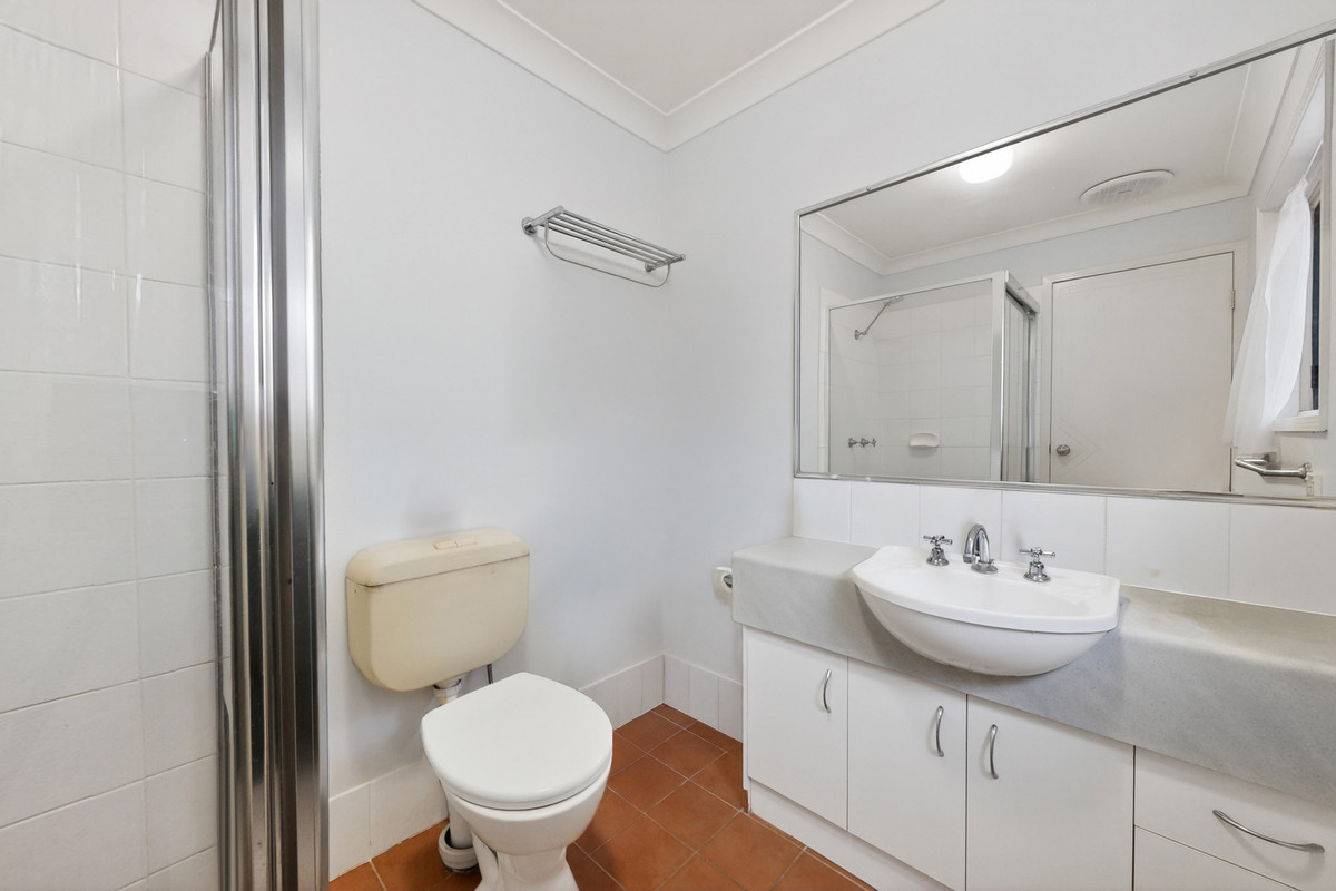 6 SOUTHERDEN DRIVE, North Lakes QLD 4509 - Image 9