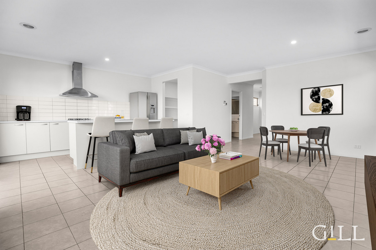 7 BARCELONA AVENUE, Clyde North VIC 3978 - Image 4