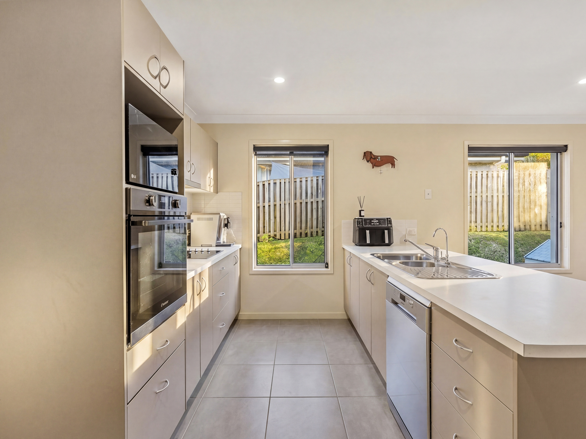 2/1 Tooma Place, Pacific Pines, Qld, 4211 - Image 4