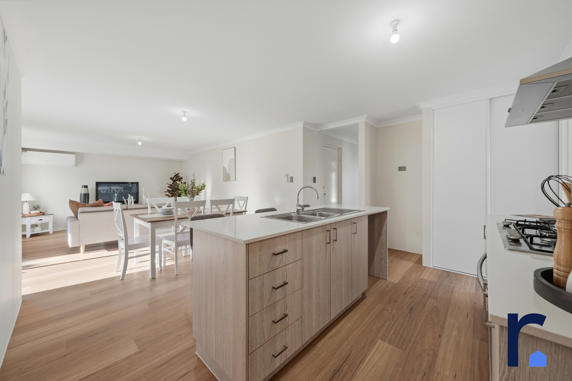 28 VIDALIA DRIVE, Aveley WA 6069 - Image 2