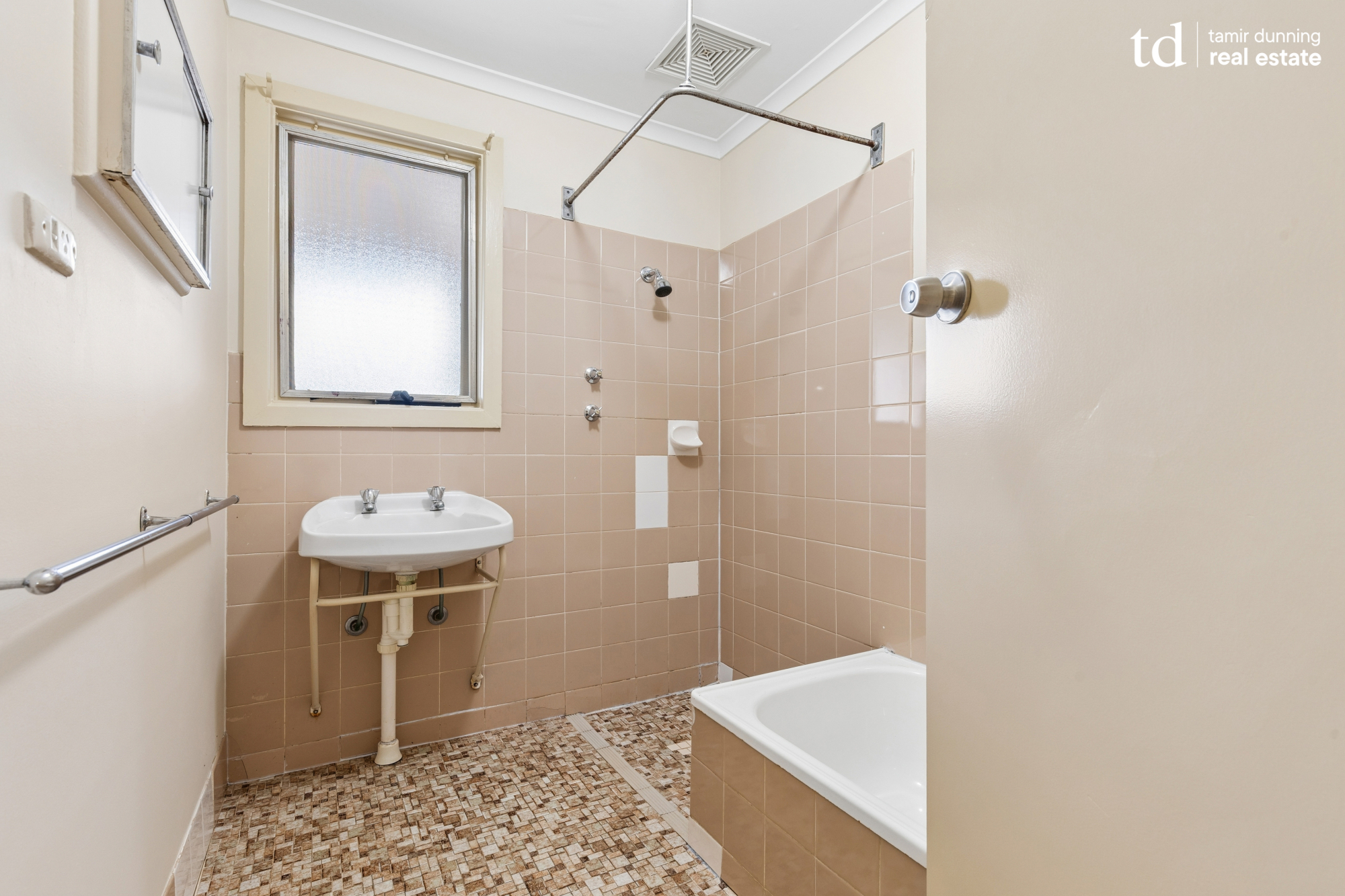 20 Clifford Street, Murray Bridge, SA 5253 - Image 6