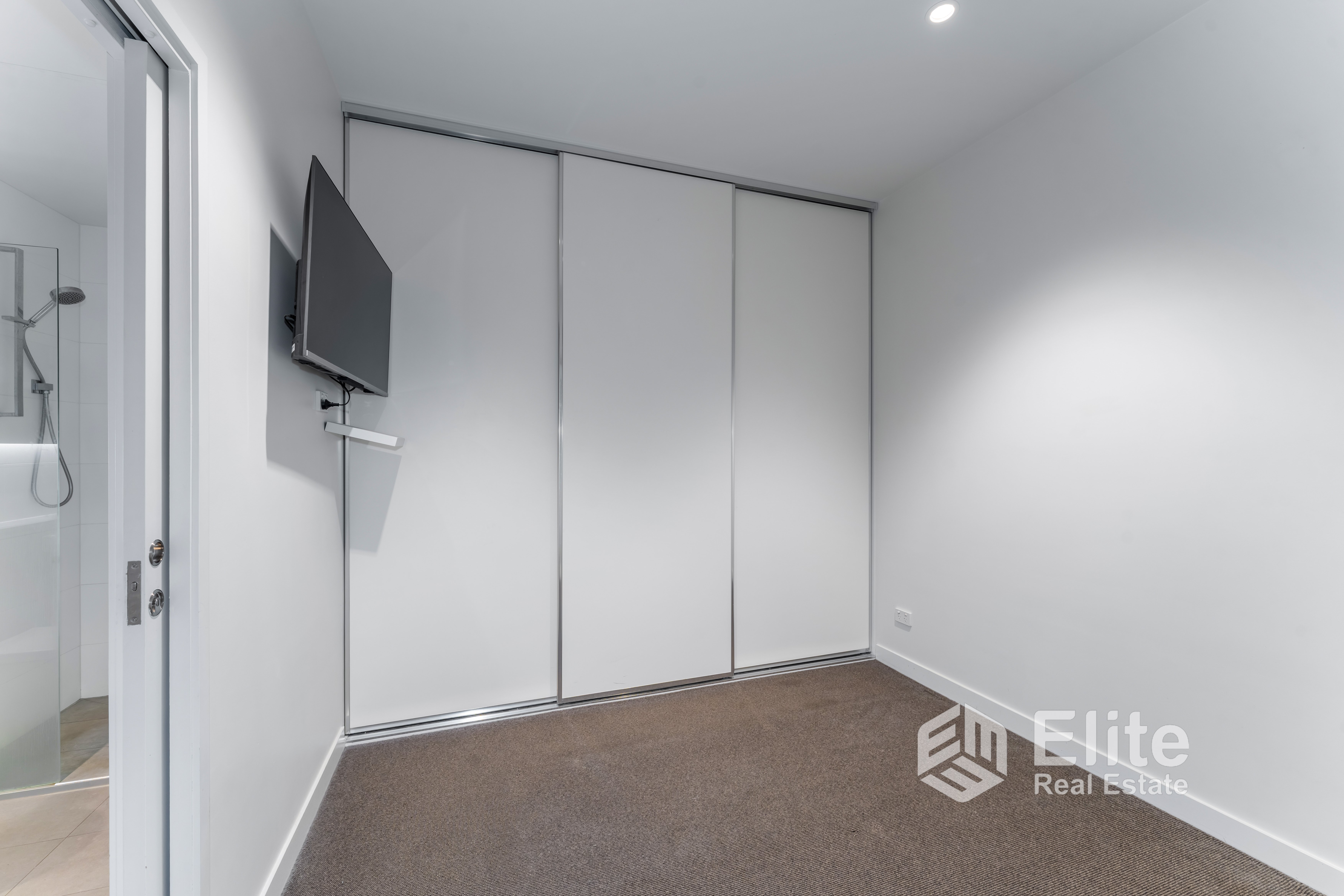 2-bedroom unit at 2121/199 William Street, Melbourne, VIC 3000, Melbourne, Victoria